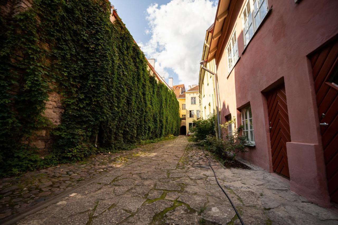 Medieval Home Tallinn Exteriör bild